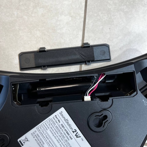 Polycom SoundStation 2W 1.9GHz DECT 6.0 Wireless Conference Phone 2201-67800-160 - Picture 8 of 9